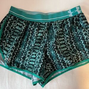 Under Armour Women’s shorts, M